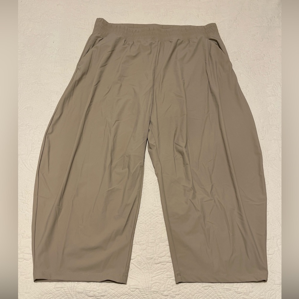 Sleekteck XL Petite Women's Khaki Go-Dry Joggers with Pockets NWOT